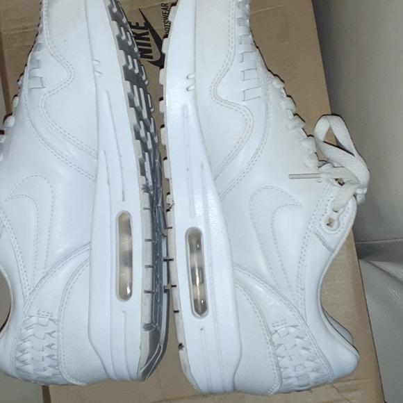 Shoes - Picture 2 of 4